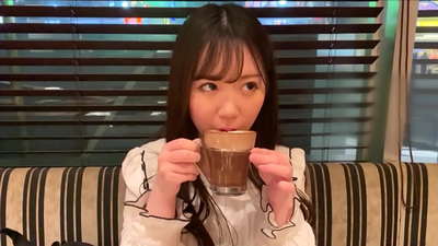 O ia o se uo e auai i le kalapu lava e tasi i le iunivesite. Ma o ia o le teine sili ona lalelei i totonu o le kalapu. O se siosiomaga sexy Iapani lenei.